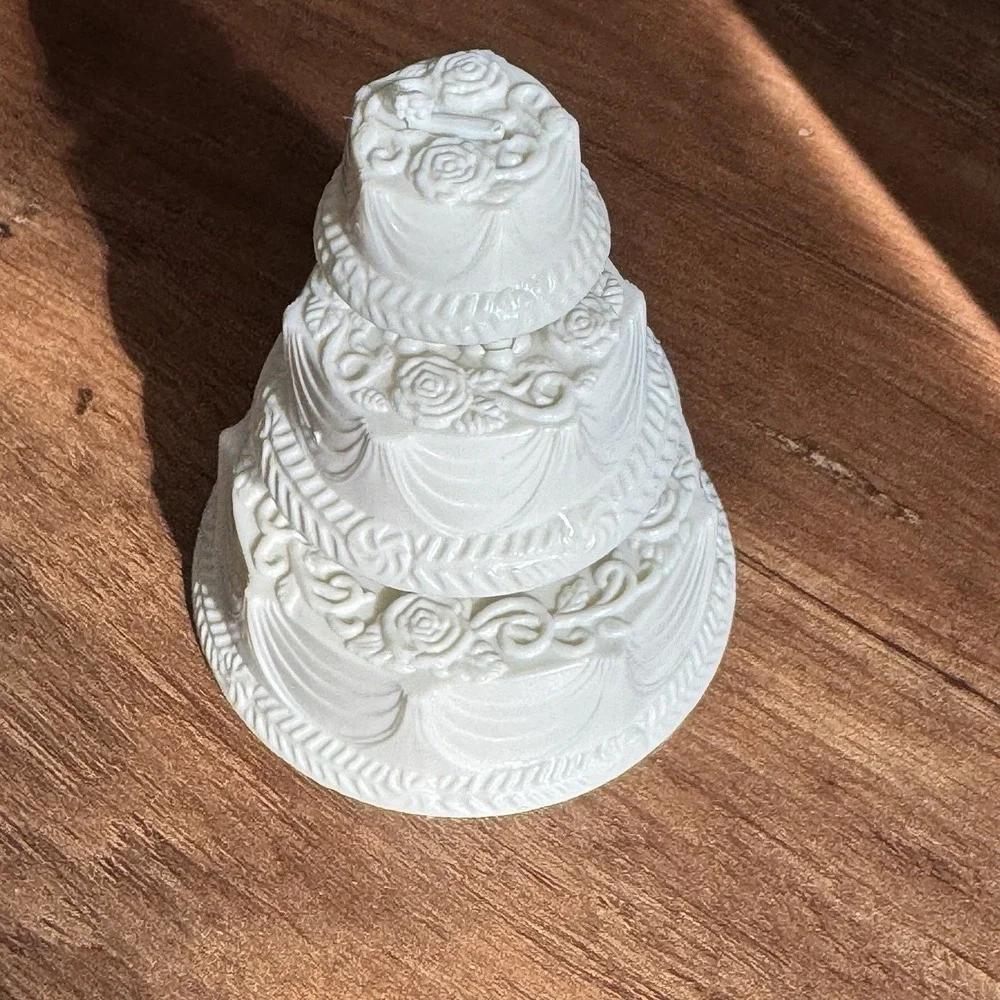 RARE Vintage‎ 1983 Barbie Tracy & Todd 3 Tiered Wedding Cake By Mattel